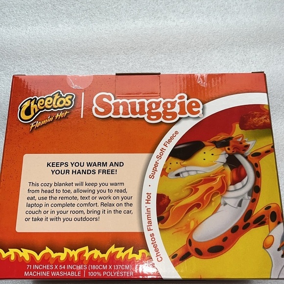 🆕 Snuggie Cheetos Flamin Hot Wearable Blanket Sleeves Fleece Orange/Yellow - Picture 4 of 6